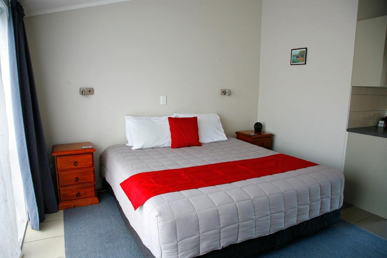Touchwood Motor Lodge Pukekohe Eksteriør billede