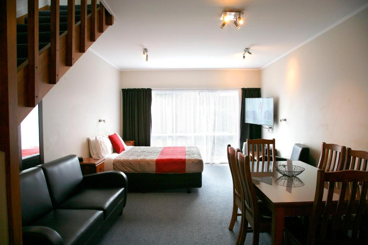 Touchwood Motor Lodge Pukekohe Eksteriør billede