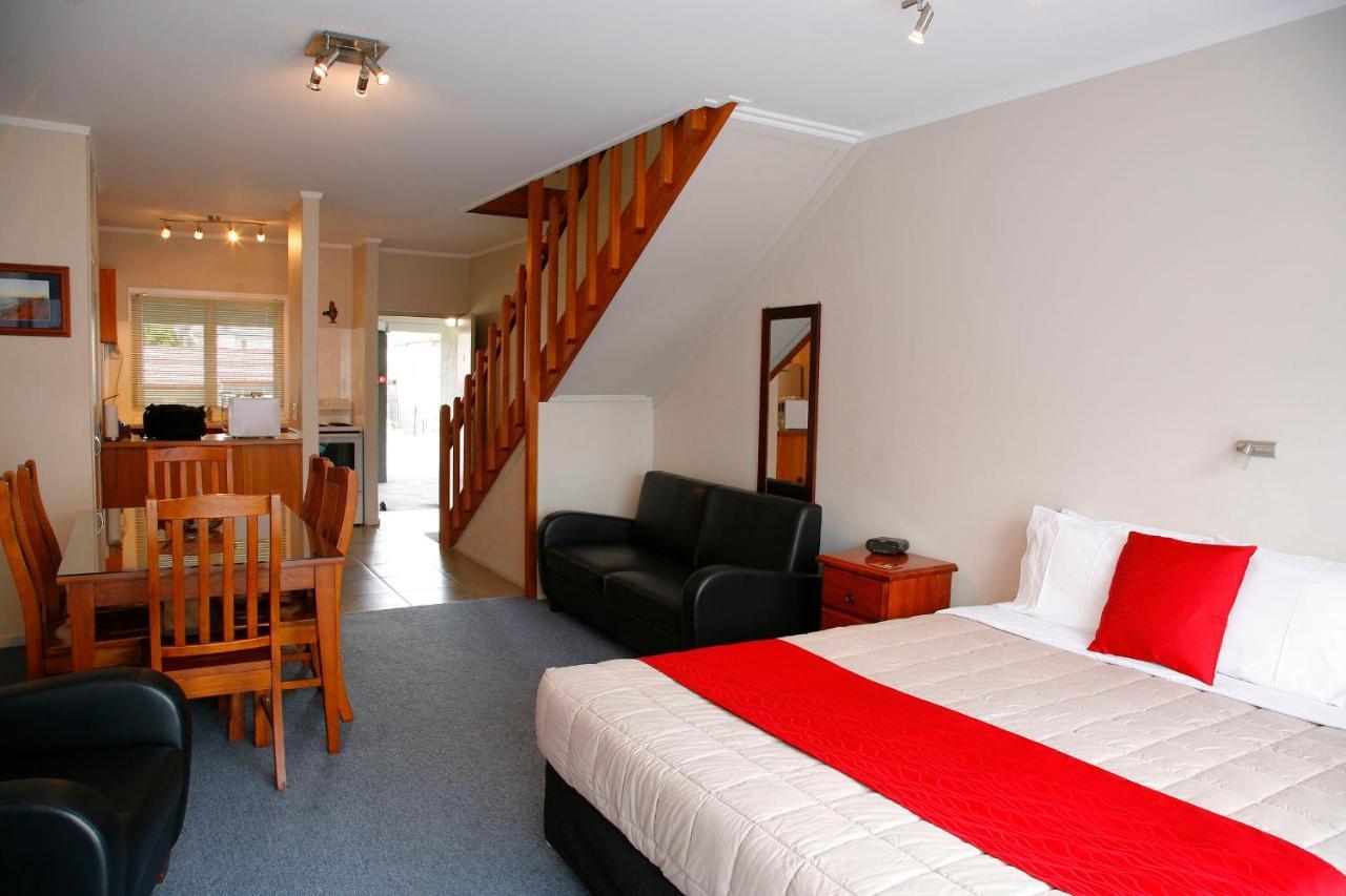 Touchwood Motor Lodge Pukekohe Eksteriør billede